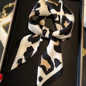 Elegant Black and Cream Scarf